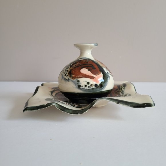 Hand made set of pottery signed by artist. - Picture 6 of 11